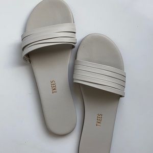 BRAND NEW TKEE SANDAL!!!!!